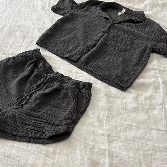 Stars above Charcoal Two-Piece Gauze Lounge Set - Top & Shorts - Picture 4 of 9